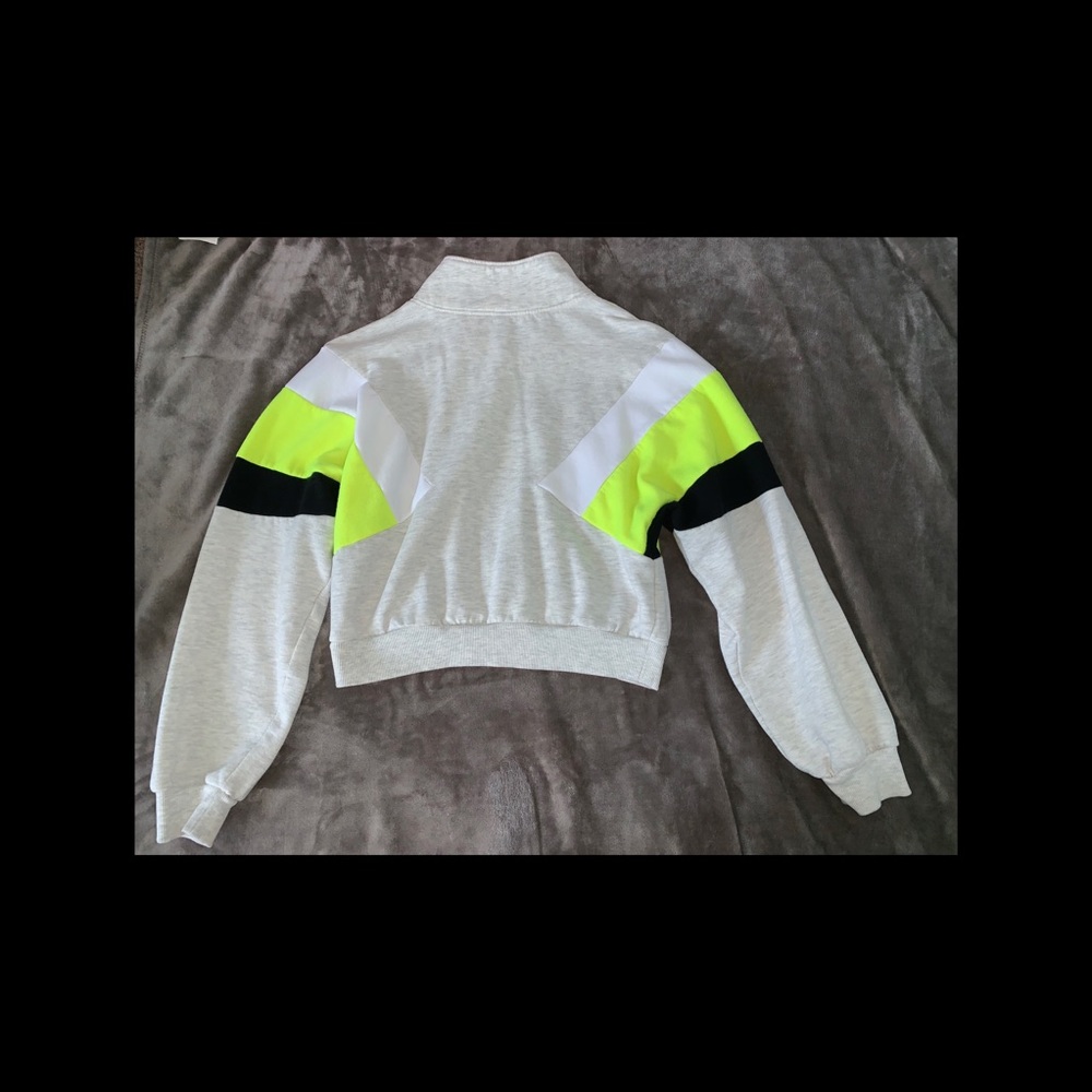 Cropped sweater - Picture 3 of 3